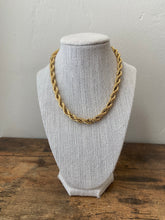 Load image into Gallery viewer, Amara Necklace
